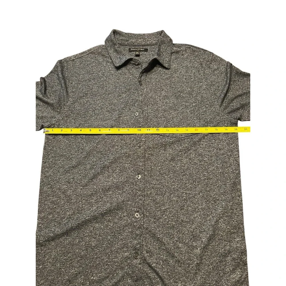 Banana Republic Men's Cotton Knit Button-Up Shirt M Gray Solid Point Collar